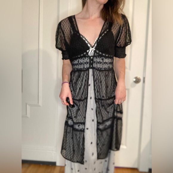 Black Lace robe/jacket - Picture 2 of 7